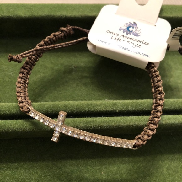 NWT, Macrame and Cross Bracelet - Picture 3 of 3